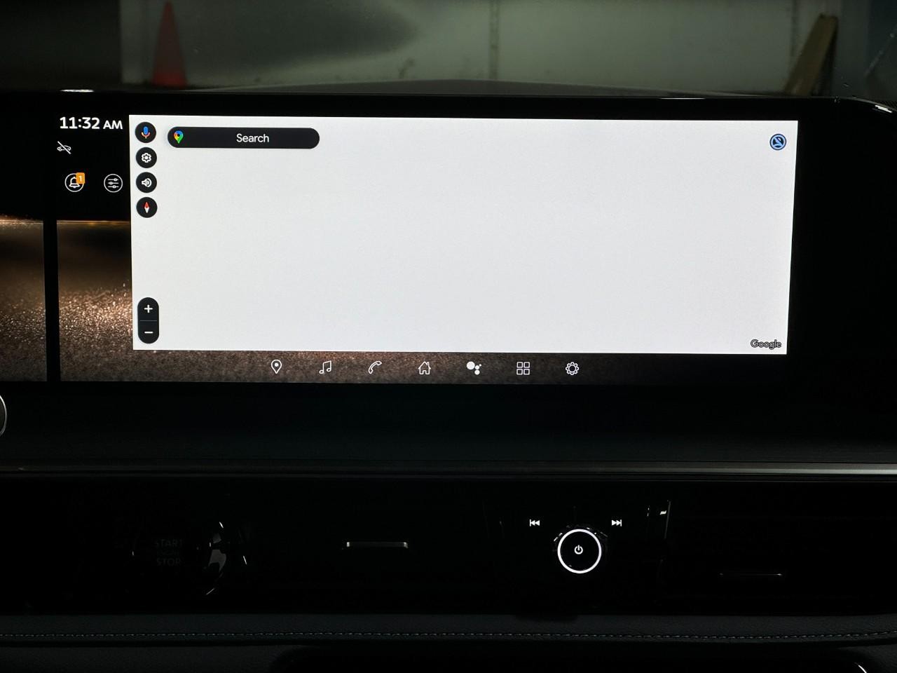 INFINITI QX80 Vehicle Full-screen Gallery Image 17