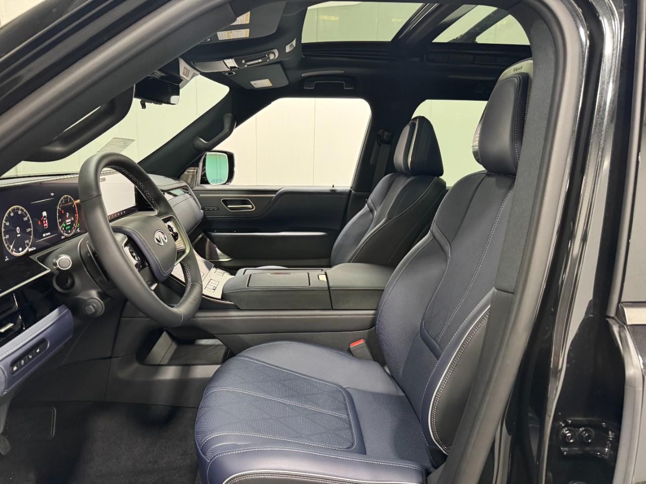 INFINITI QX80 Vehicle Full-screen Gallery Image 28