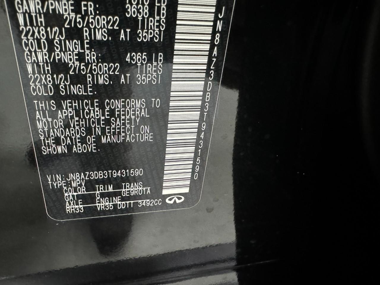 INFINITI QX80 Vehicle Full-screen Gallery Image 36