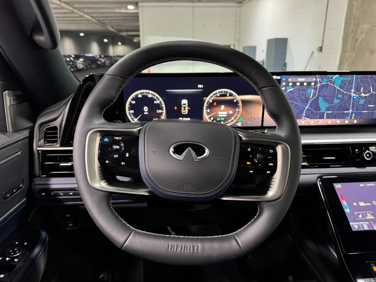 INFINITI QX80 Vehicle Full-screen Gallery Image 16