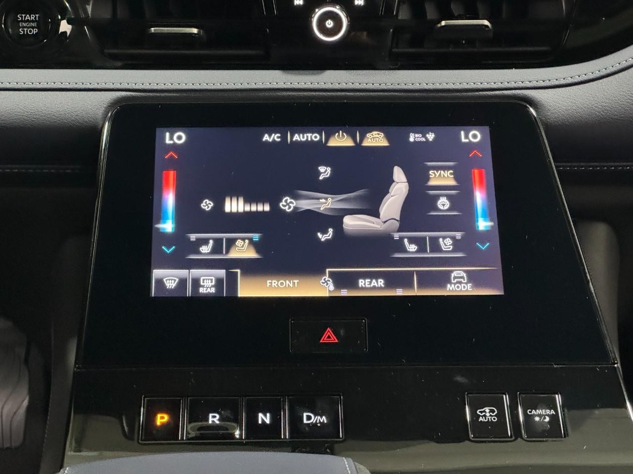 INFINITI QX80 Vehicle Full-screen Gallery Image 18