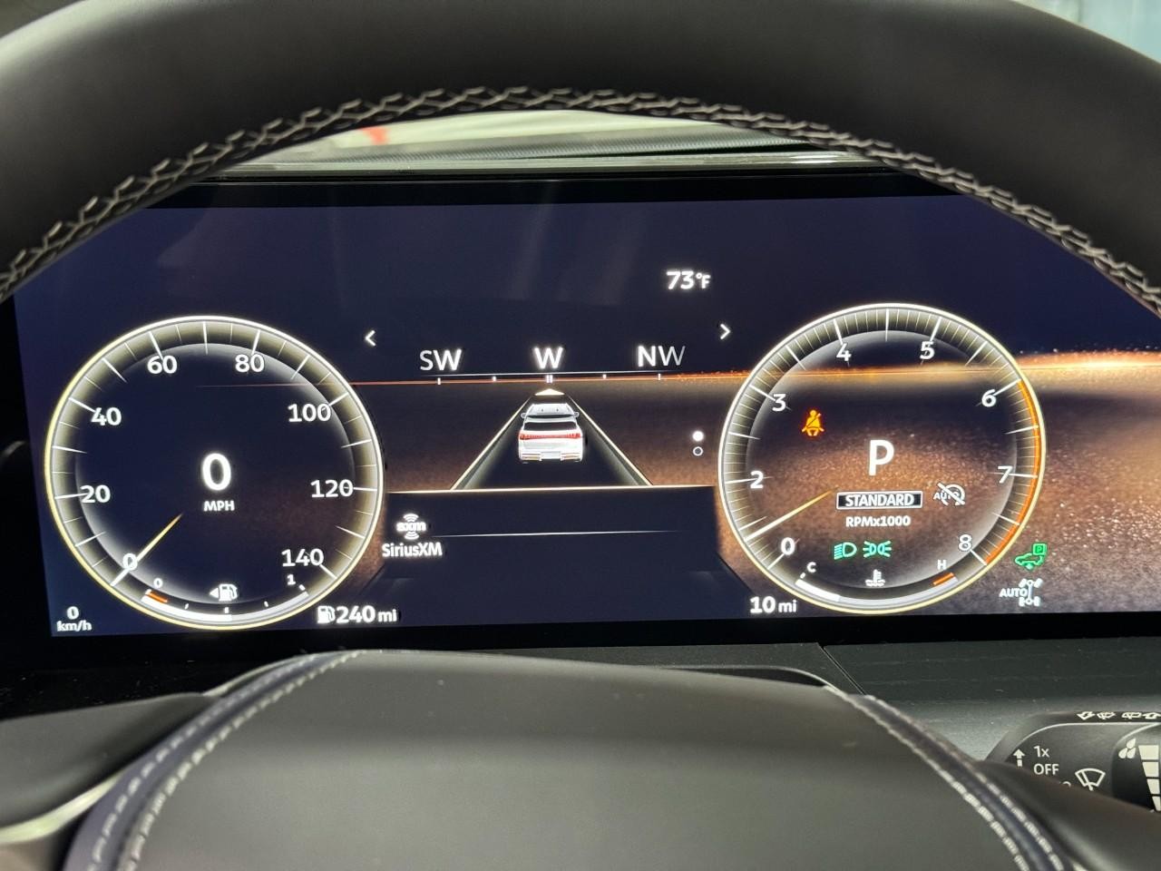 INFINITI QX80 Vehicle Full-screen Gallery Image 34