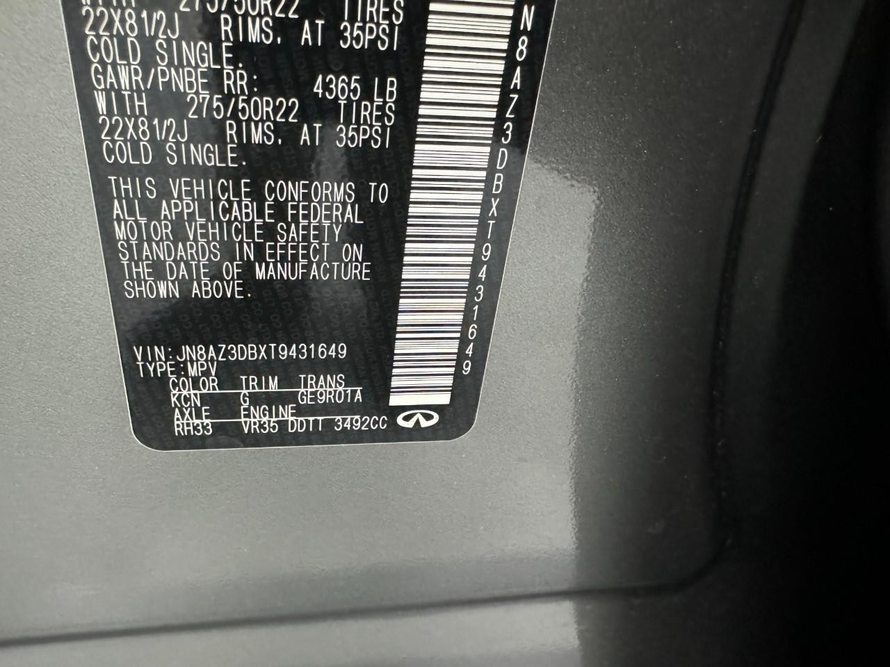 INFINITI QX80 Vehicle Full-screen Gallery Image 36