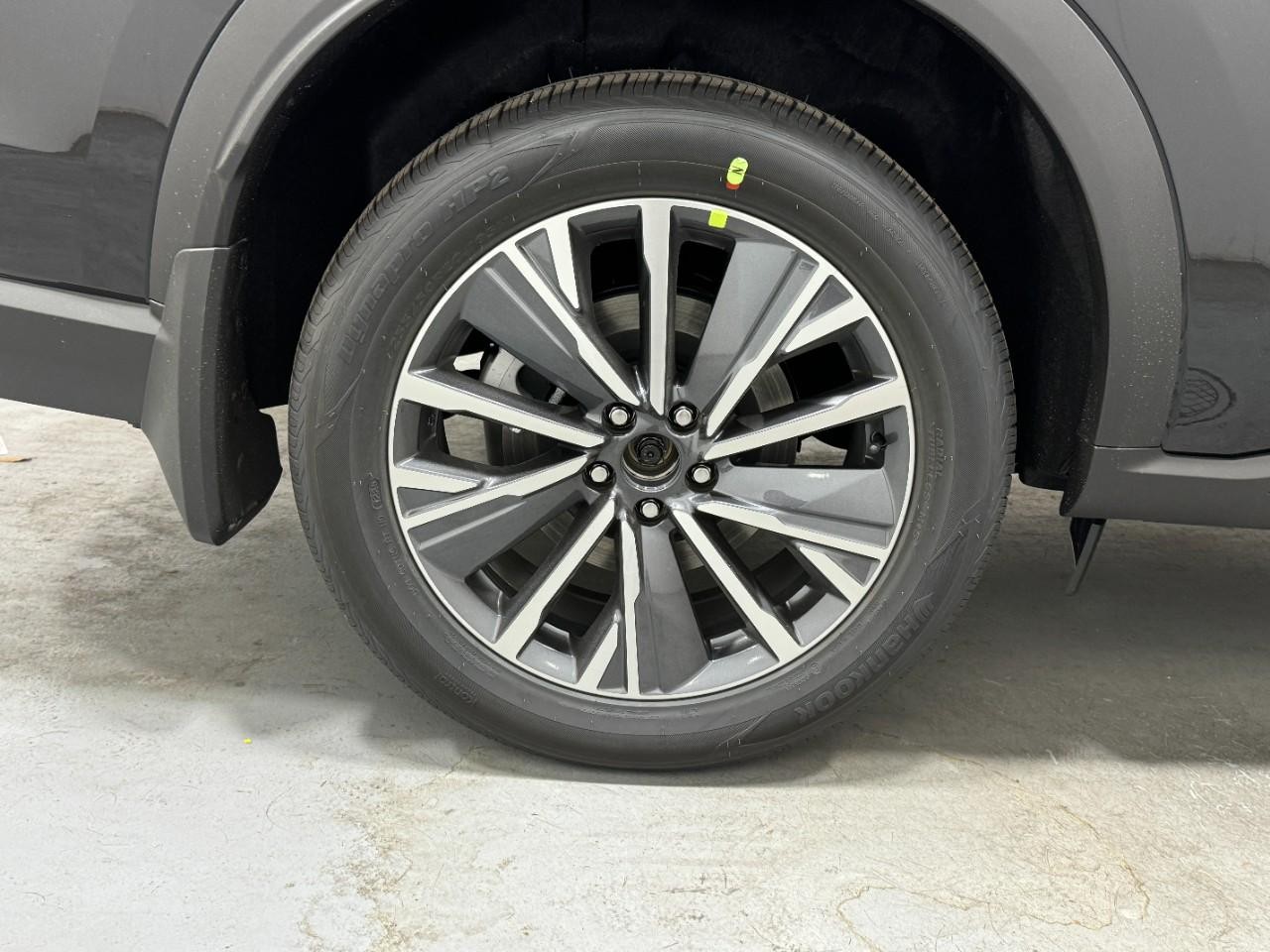 INFINITI QX60 Vehicle Full-screen Gallery Image 5