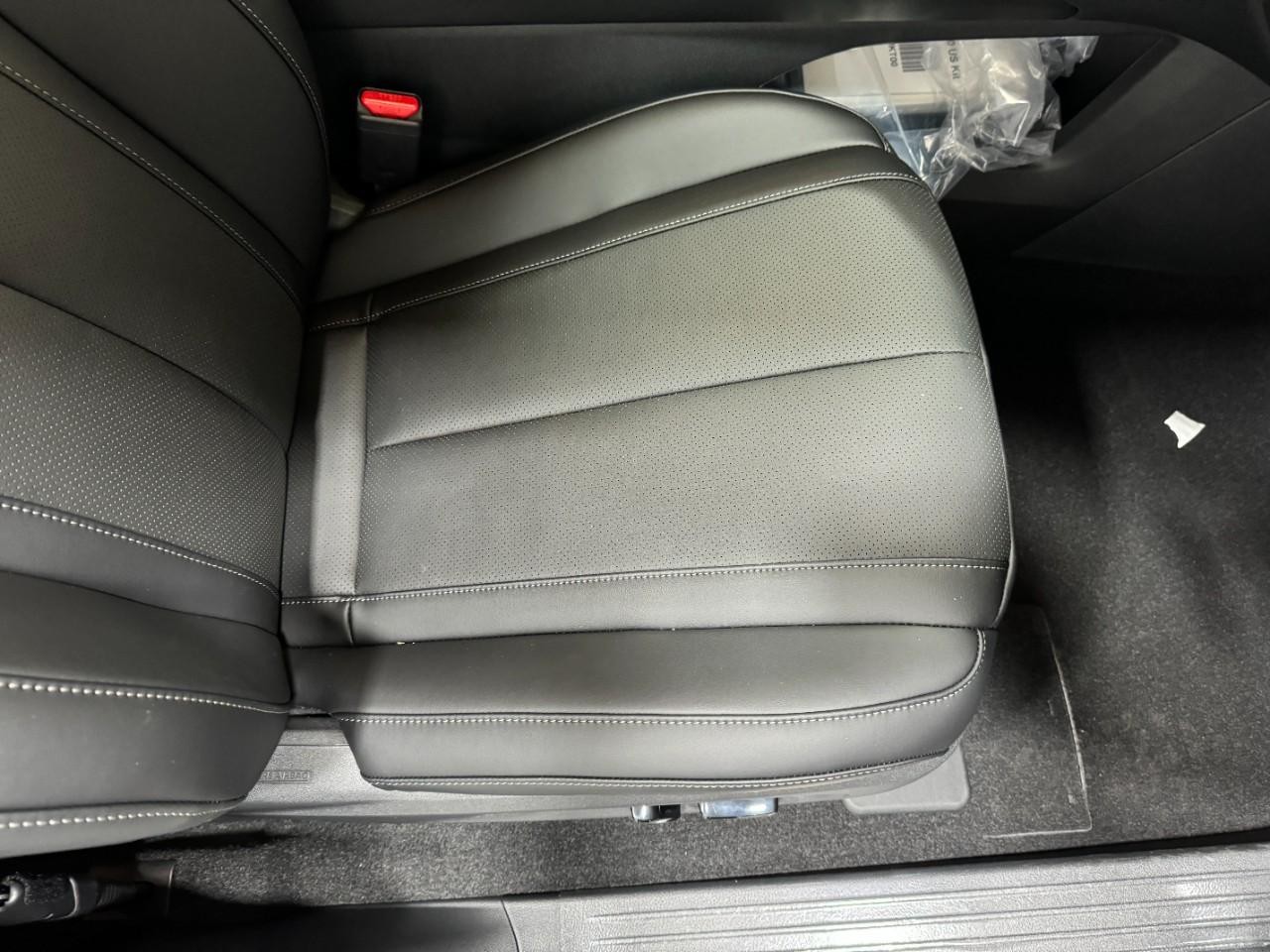 INFINITI QX60 Vehicle Full-screen Gallery Image 22