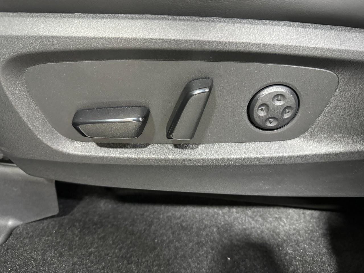 INFINITI QX60 Vehicle Full-screen Gallery Image 30