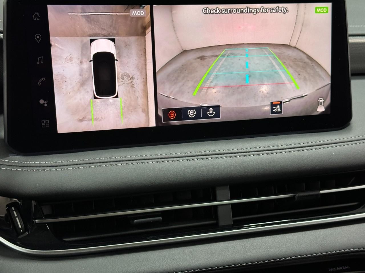 INFINITI QX60 Vehicle Full-screen Gallery Image 35