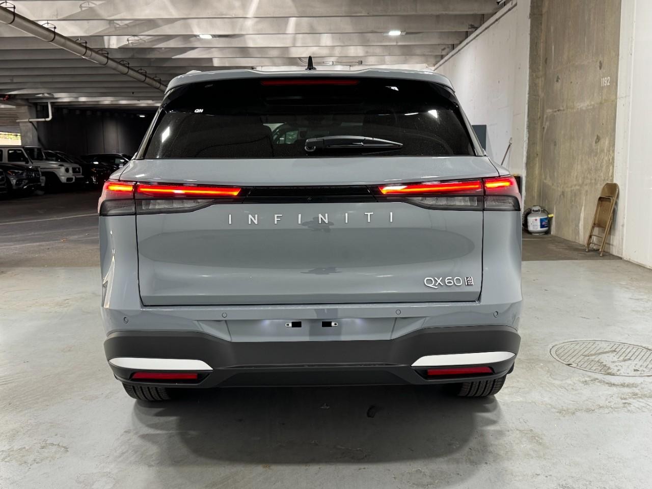 INFINITI QX60 Vehicle Full-screen Gallery Image 10