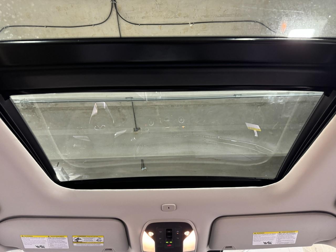 INFINITI QX60 Vehicle Full-screen Gallery Image 14