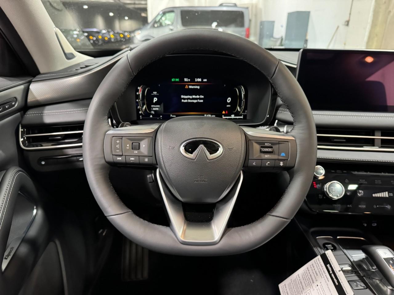 INFINITI QX60 Vehicle Full-screen Gallery Image 16