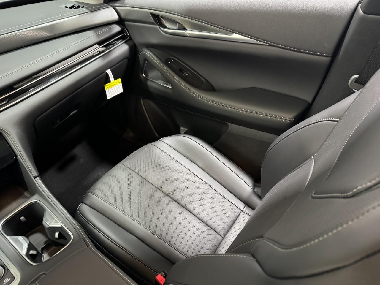 INFINITI QX60 Vehicle Full-screen Gallery Image 20