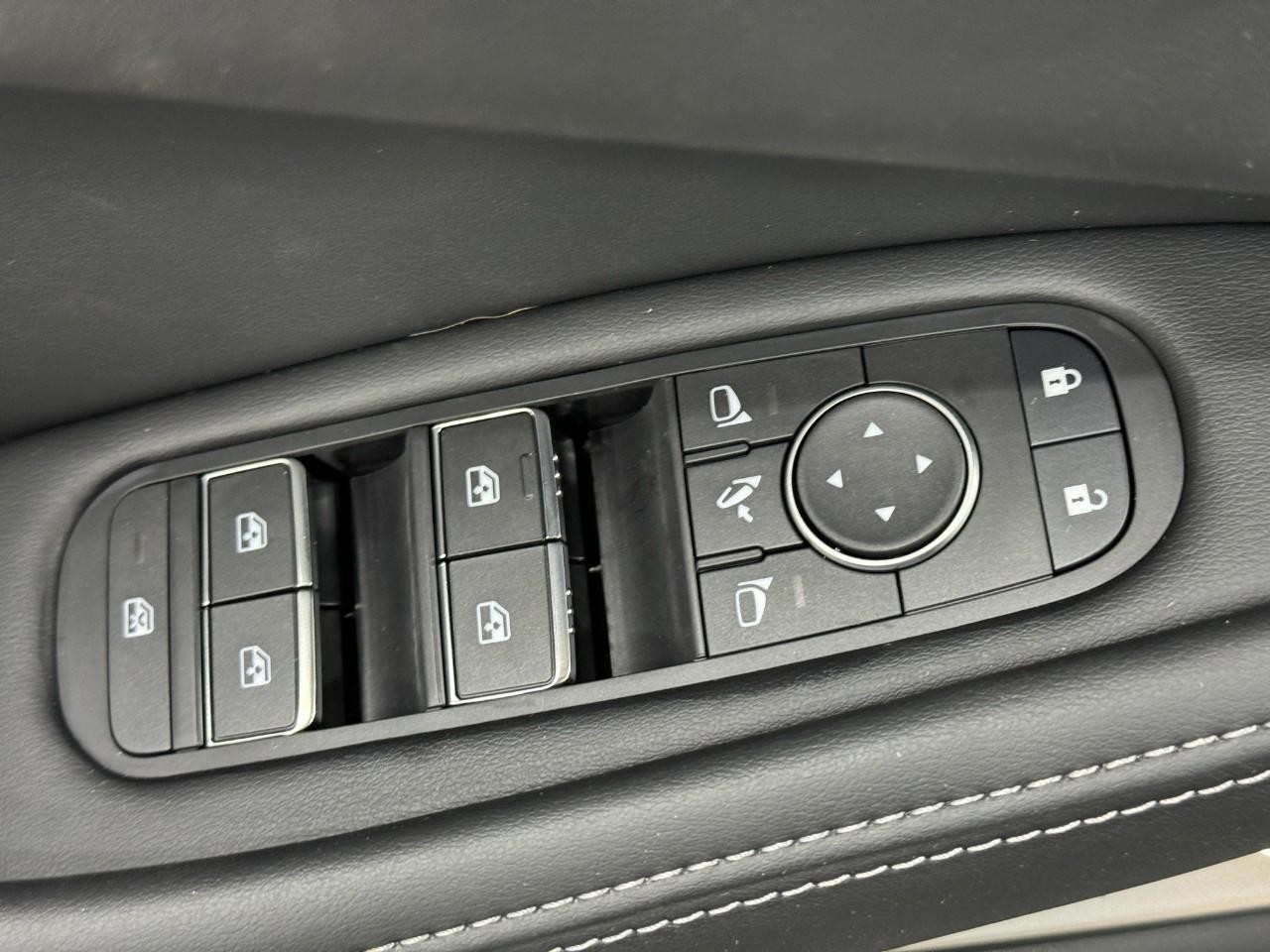 INFINITI QX60 Vehicle Full-screen Gallery Image 26