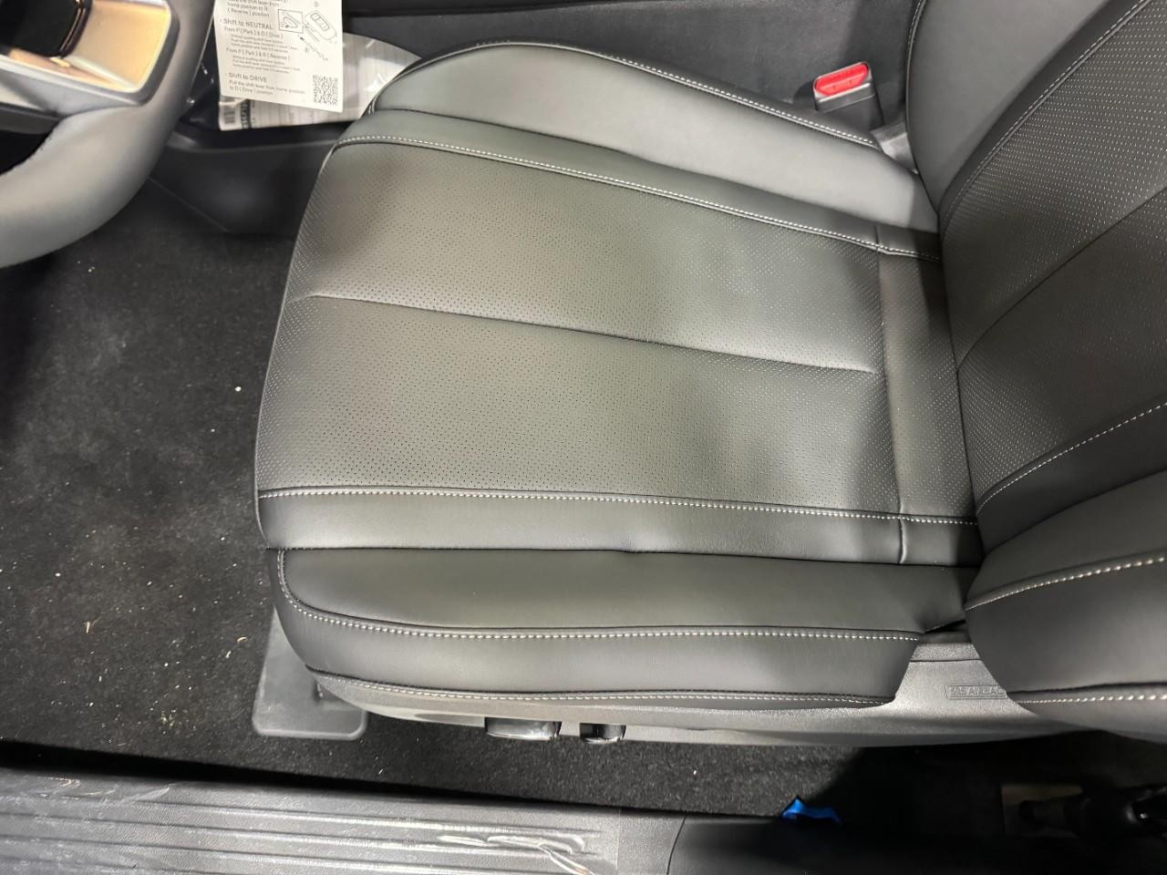 INFINITI QX60 Vehicle Full-screen Gallery Image 29