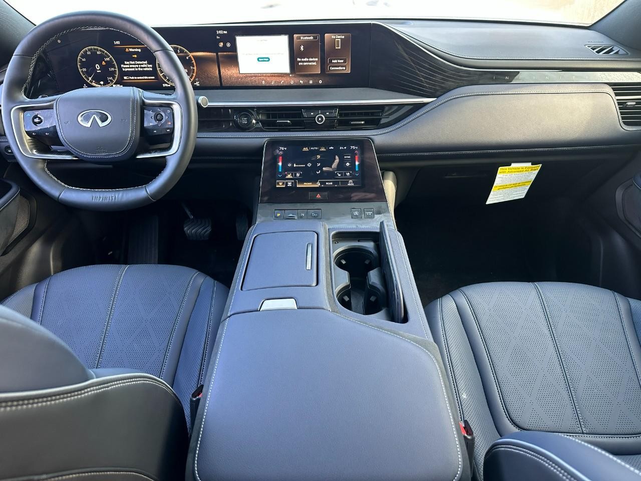 INFINITI QX80 Vehicle Full-screen Gallery Image 13