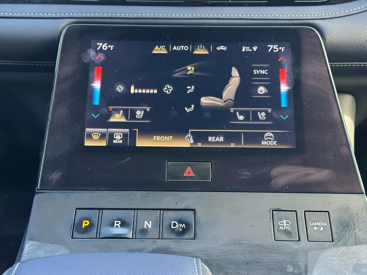 INFINITI QX80 Vehicle Full-screen Gallery Image 16