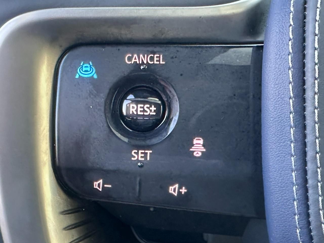 INFINITI QX80 Vehicle Full-screen Gallery Image 27