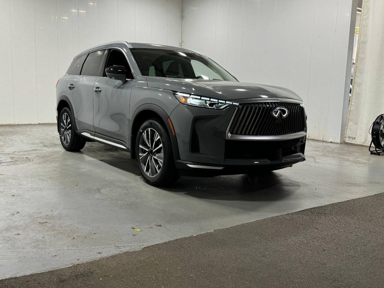 INFINITI QX60 Vehicle Full-screen Gallery Image 6