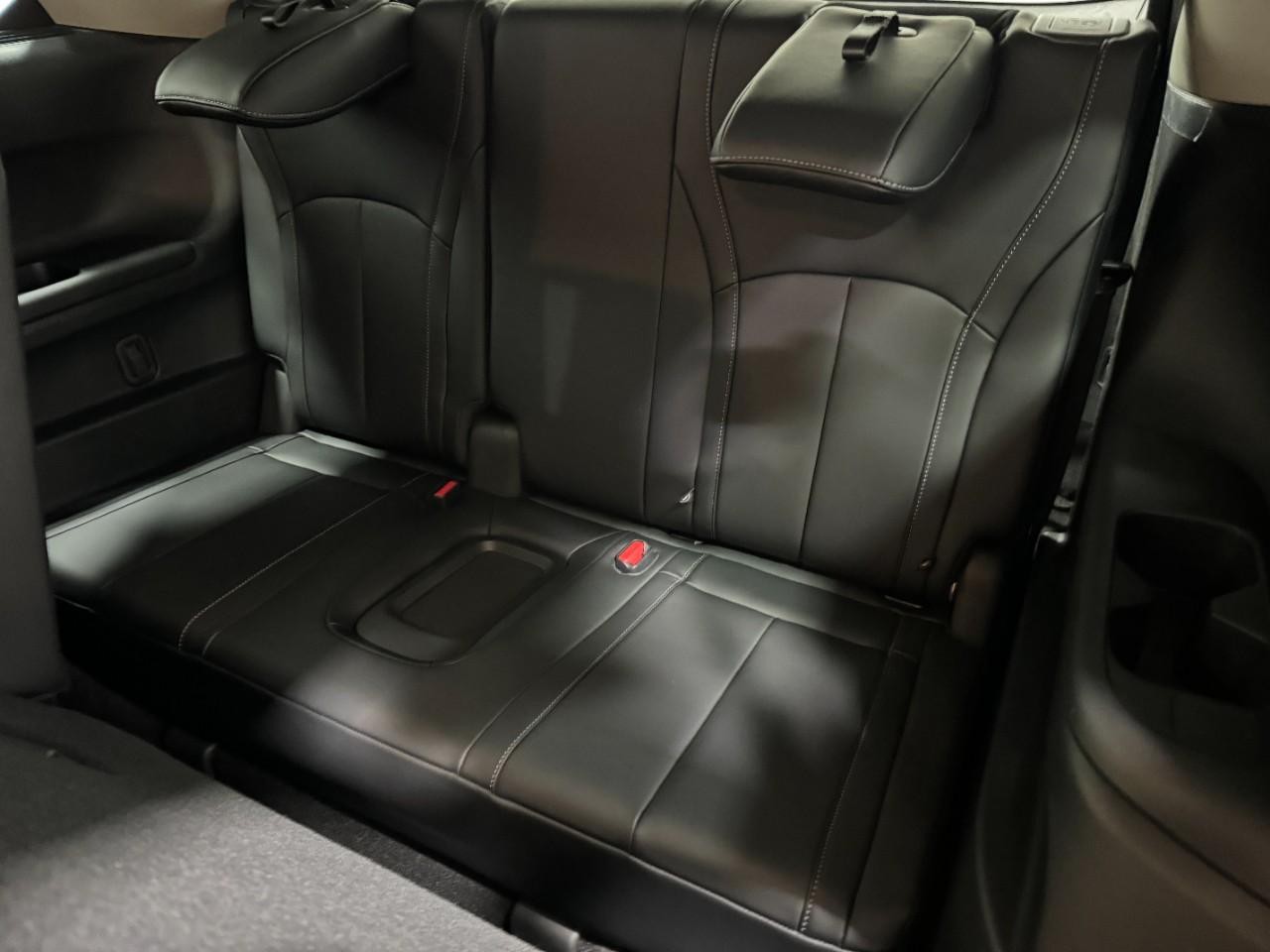 INFINITI QX60 Vehicle Full-screen Gallery Image 8