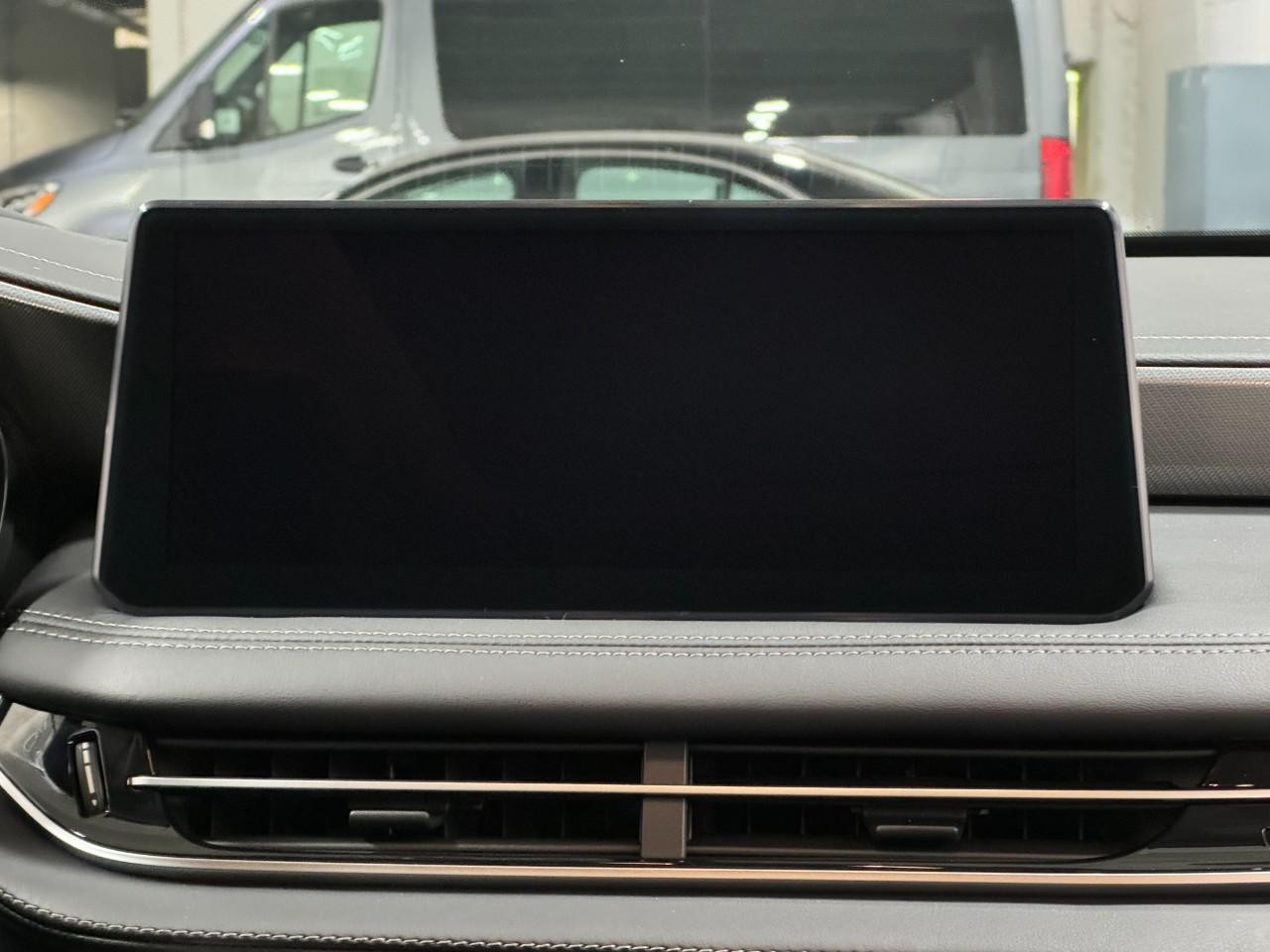 INFINITI QX60 Vehicle Full-screen Gallery Image 17