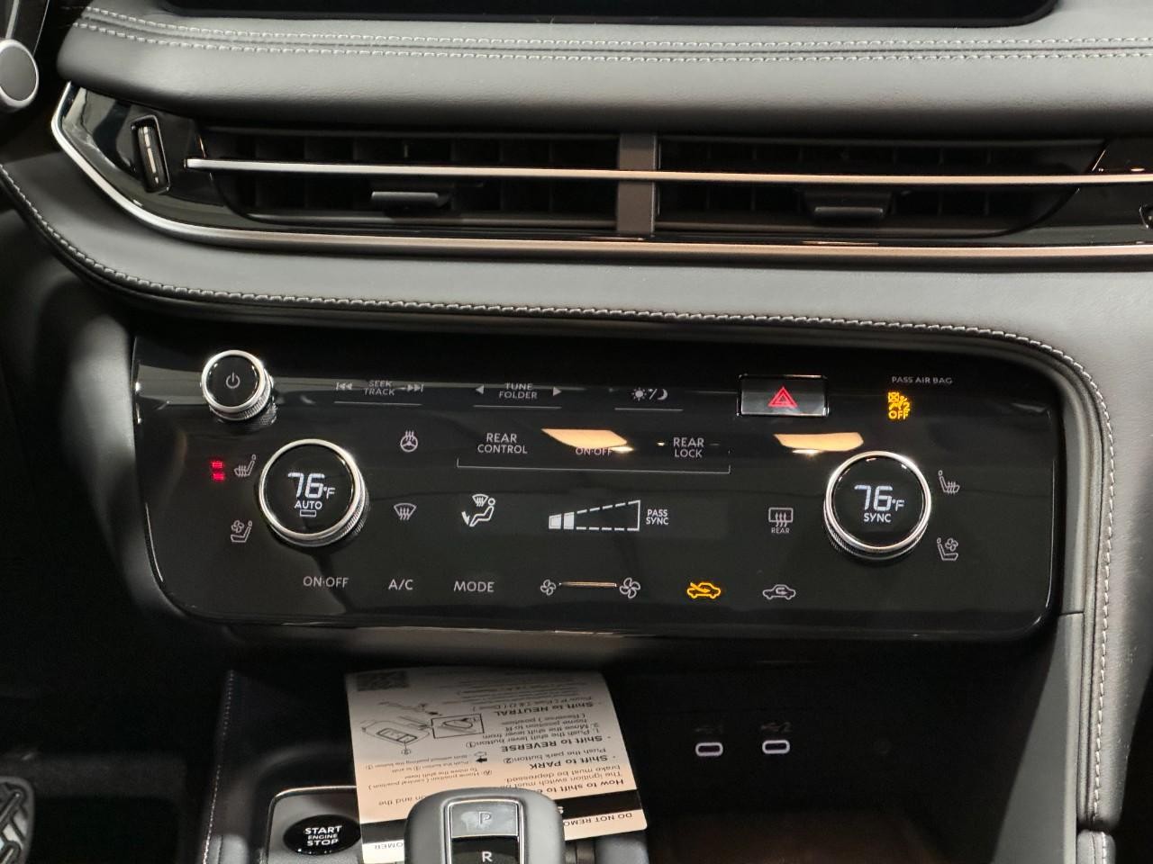 INFINITI QX60 Vehicle Full-screen Gallery Image 18