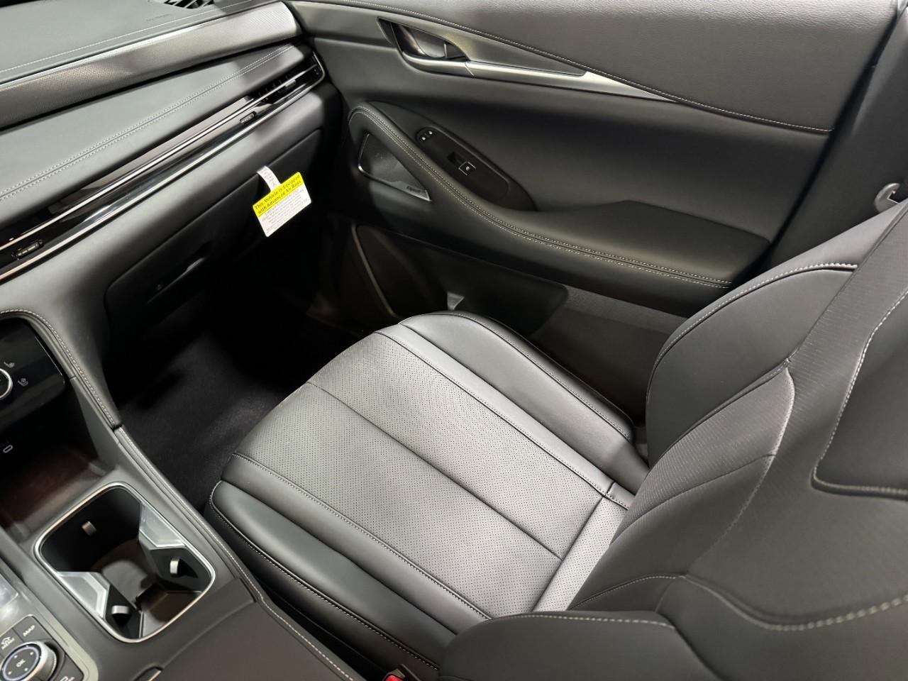 INFINITI QX60 Vehicle Full-screen Gallery Image 20