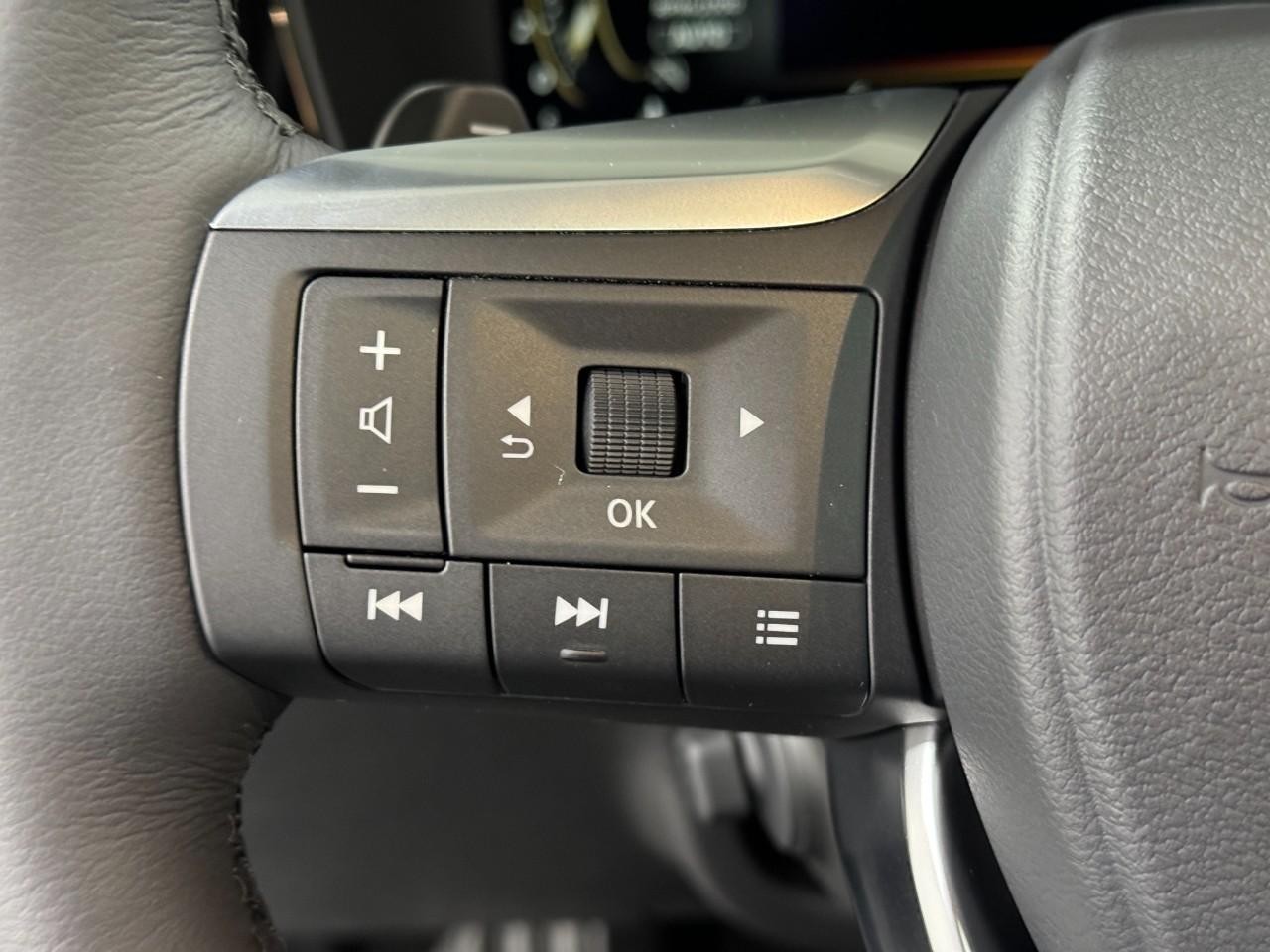 INFINITI QX60 Vehicle Full-screen Gallery Image 32