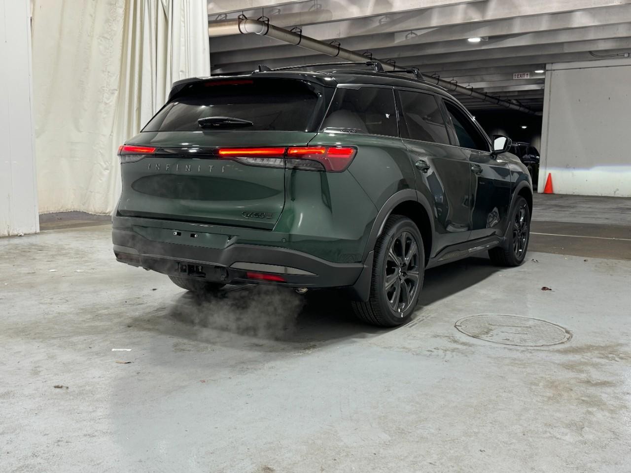 INFINITI QX60 Vehicle Full-screen Gallery Image 4