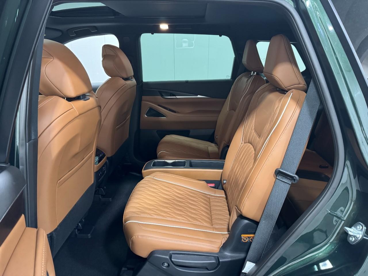 INFINITI QX60 Vehicle Full-screen Gallery Image 9