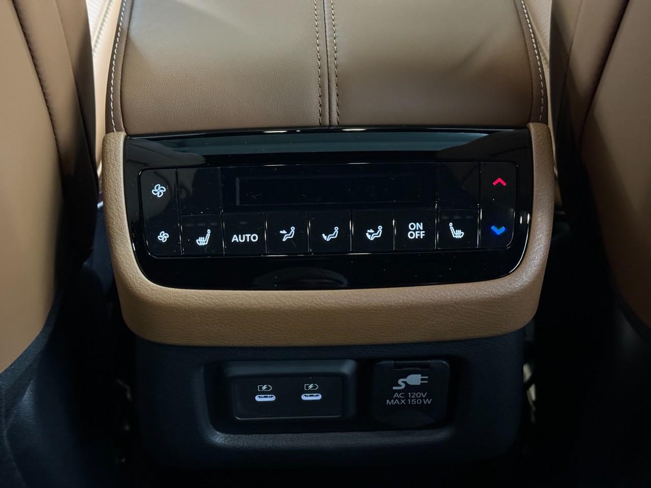 INFINITI QX60 Vehicle Full-screen Gallery Image 13