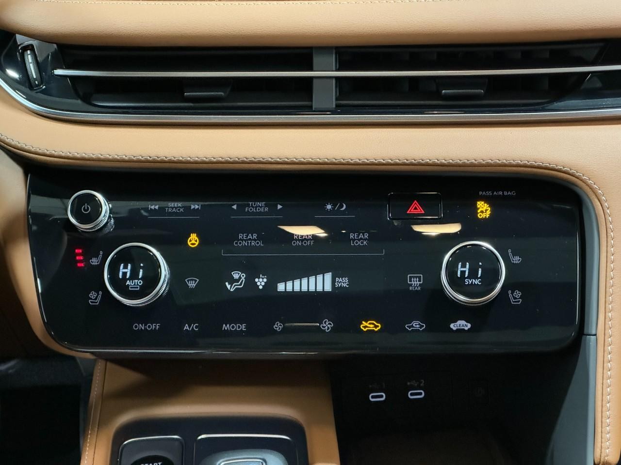 INFINITI QX60 Vehicle Full-screen Gallery Image 18