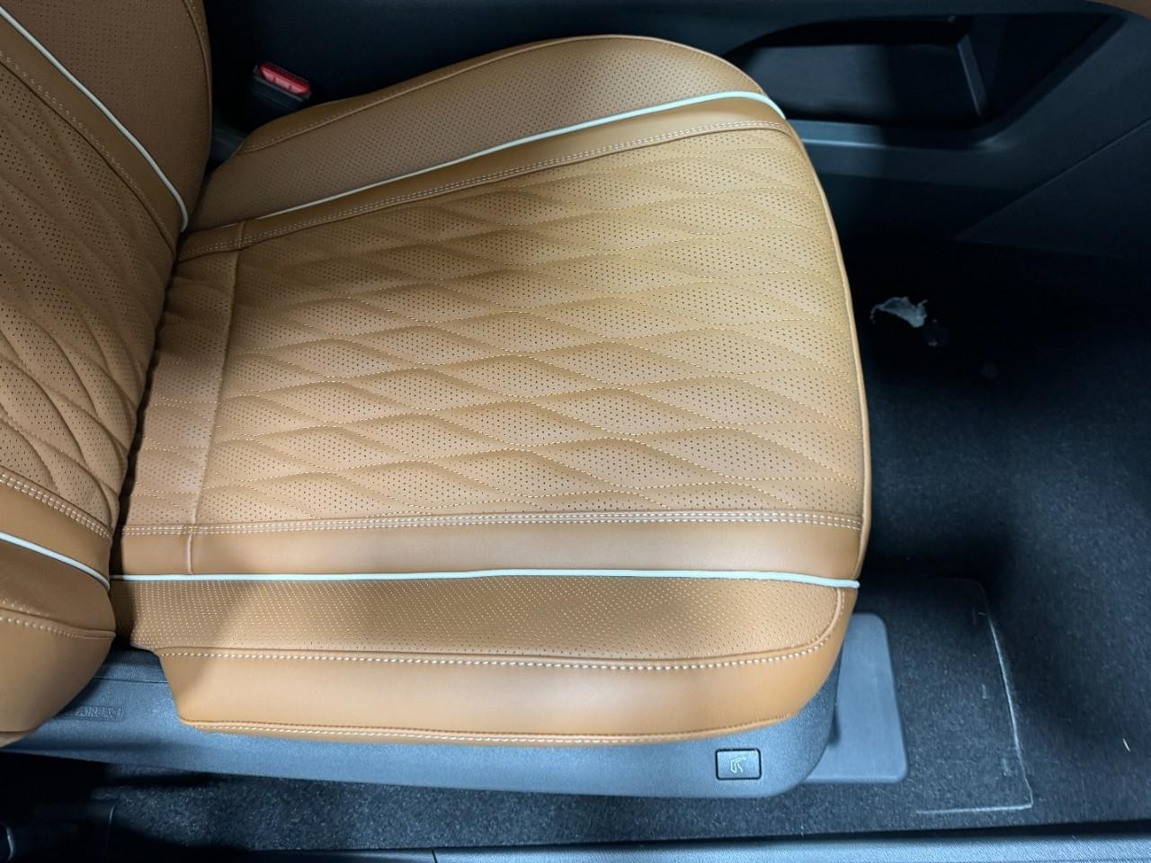 INFINITI QX60 Vehicle Full-screen Gallery Image 22