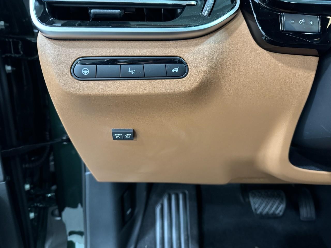 INFINITI QX60 Vehicle Full-screen Gallery Image 32