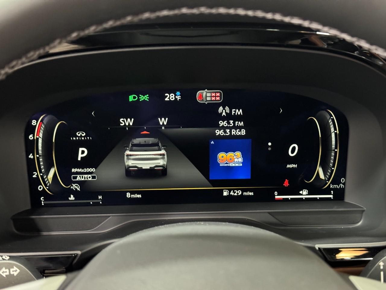 INFINITI QX60 Vehicle Full-screen Gallery Image 35