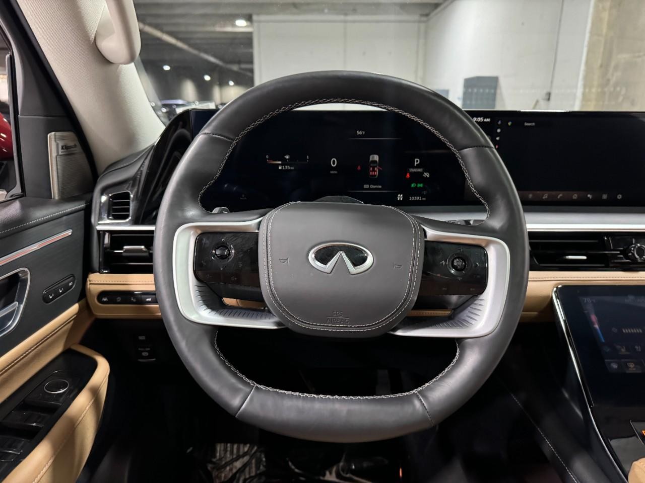 INFINITI QX80 Vehicle Full-screen Gallery Image 16