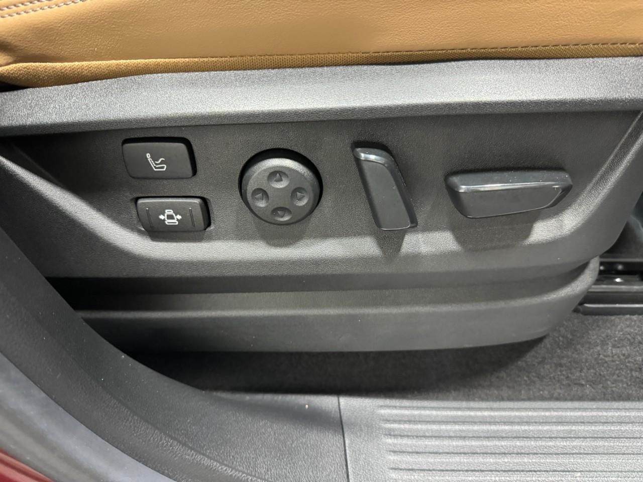 INFINITI QX80 Vehicle Full-screen Gallery Image 22