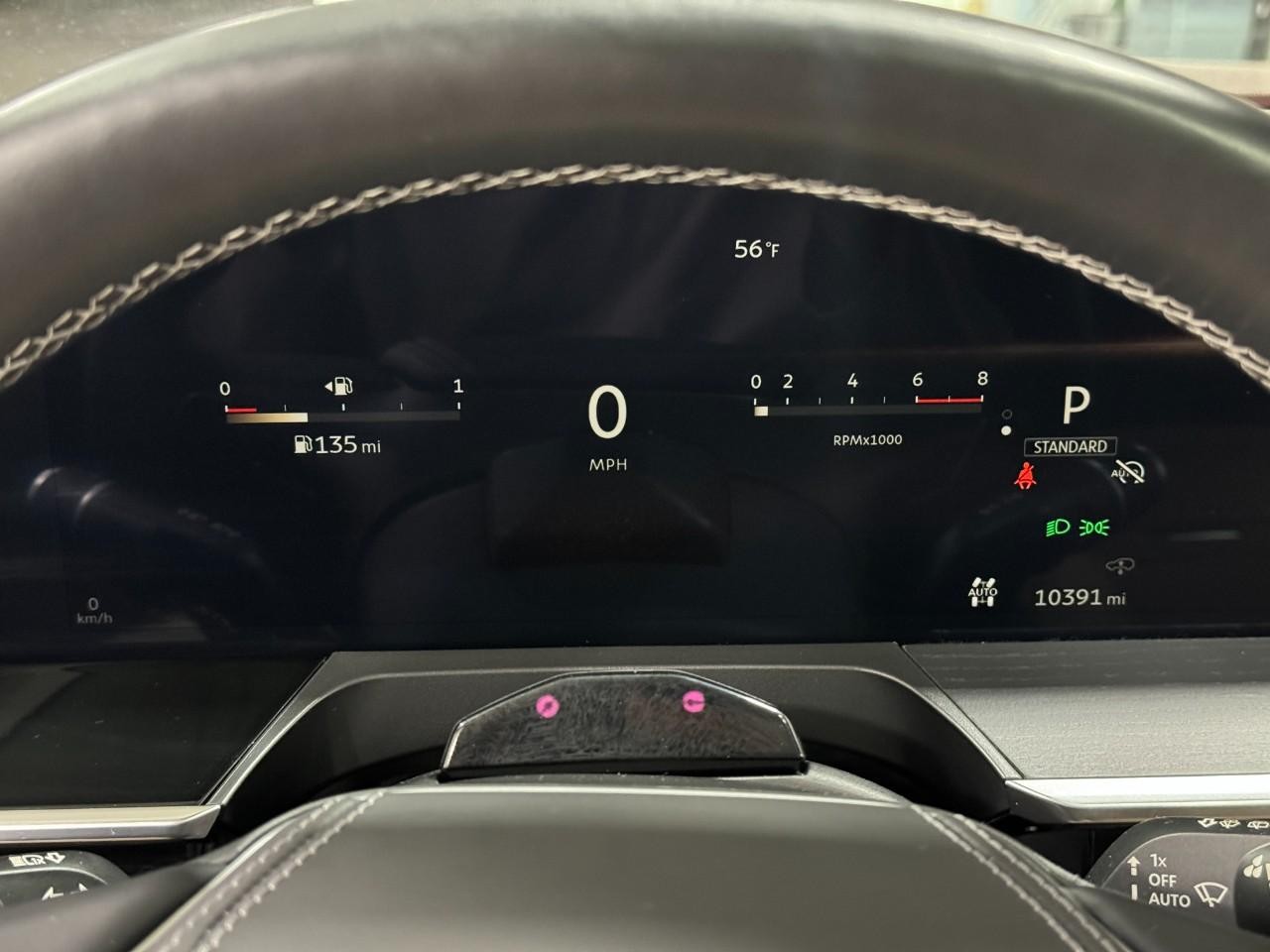 INFINITI QX80 Vehicle Full-screen Gallery Image 34