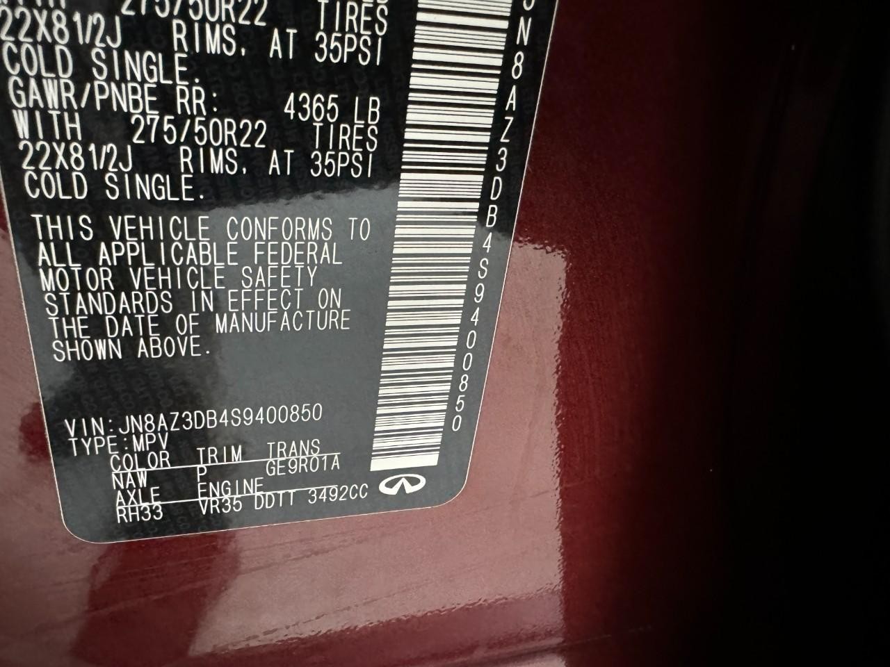 INFINITI QX80 Vehicle Full-screen Gallery Image 36