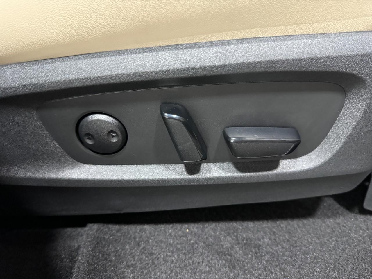 INFINITI QX60 Vehicle Full-screen Gallery Image 23