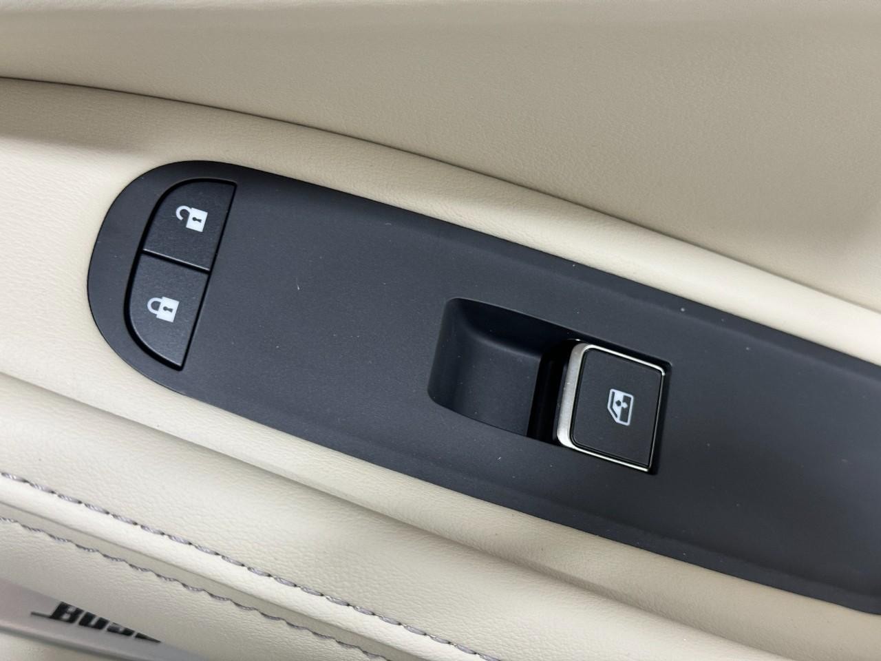 INFINITI QX60 Vehicle Full-screen Gallery Image 24