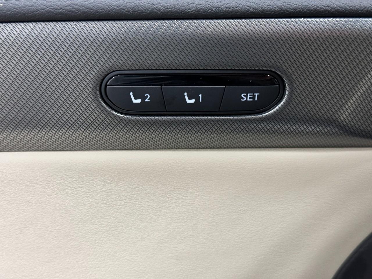 INFINITI QX60 Vehicle Full-screen Gallery Image 25