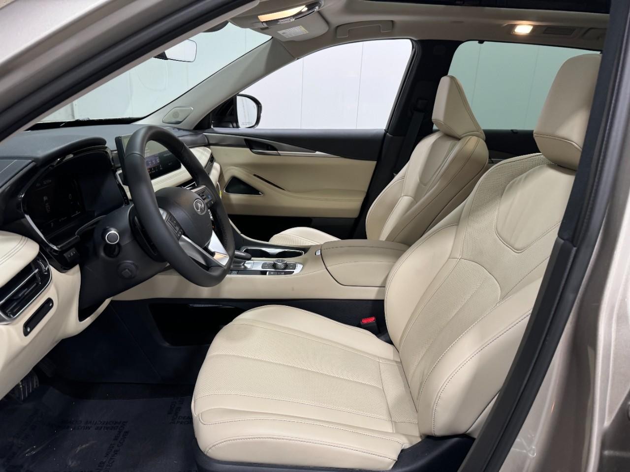 INFINITI QX60 Vehicle Full-screen Gallery Image 28