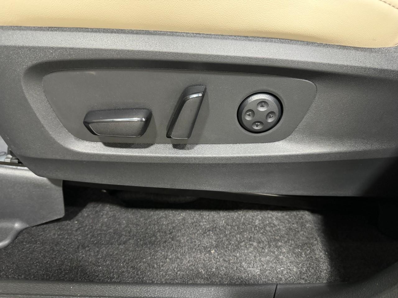 INFINITI QX60 Vehicle Full-screen Gallery Image 30