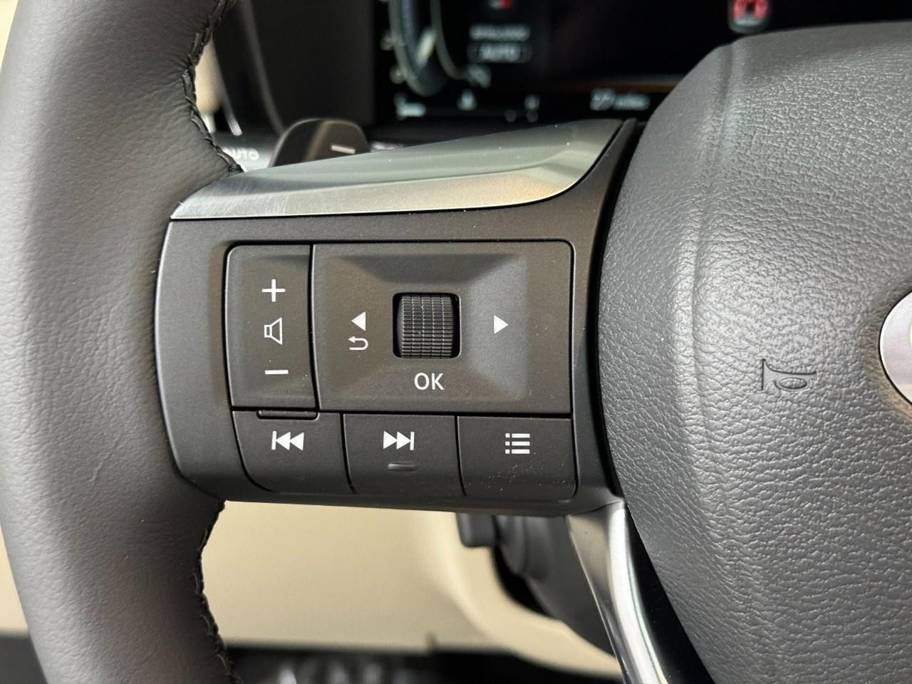 INFINITI QX60 Vehicle Full-screen Gallery Image 32