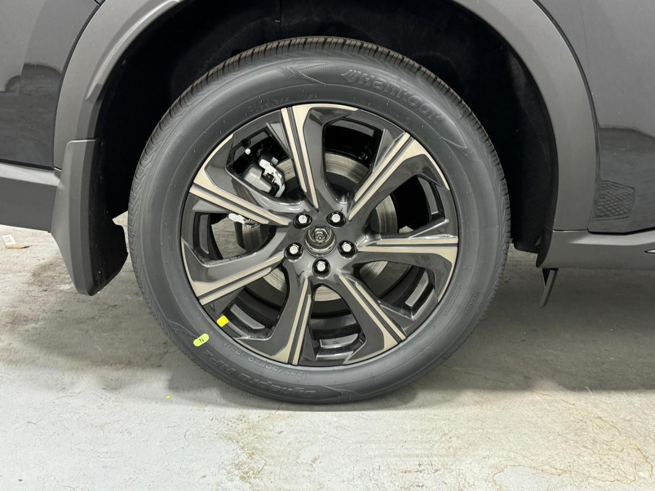 INFINITI QX60 Vehicle Full-screen Gallery Image 5