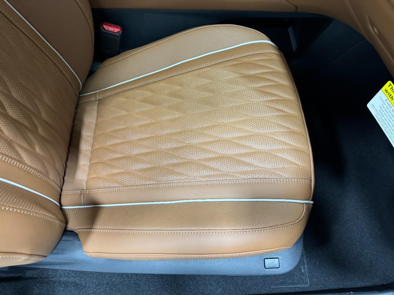 INFINITI QX60 Vehicle Full-screen Gallery Image 22