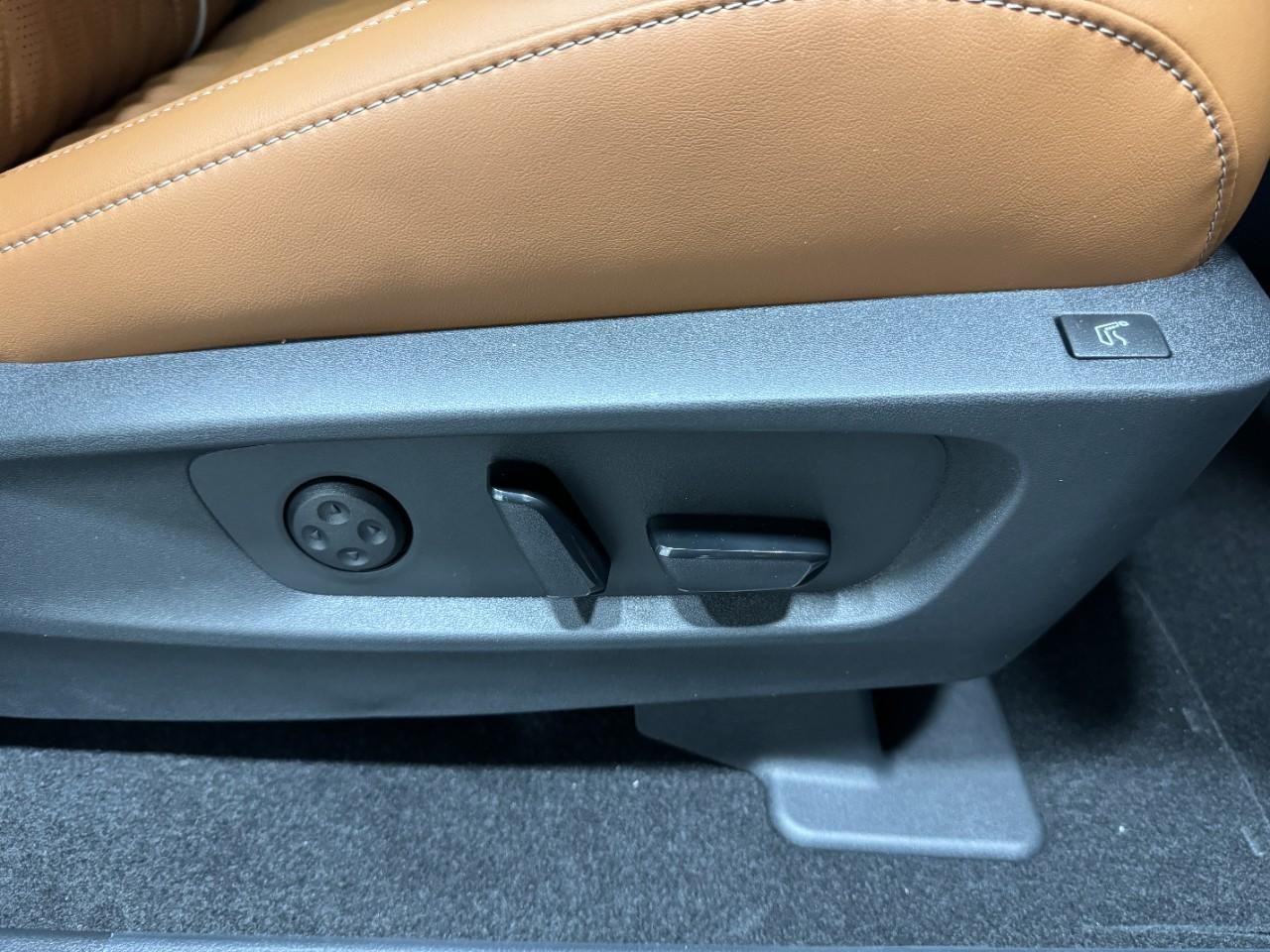 INFINITI QX60 Vehicle Full-screen Gallery Image 23