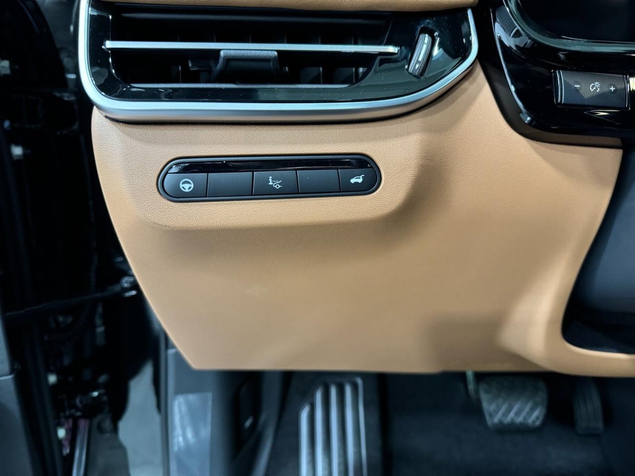 INFINITI QX60 Vehicle Full-screen Gallery Image 32