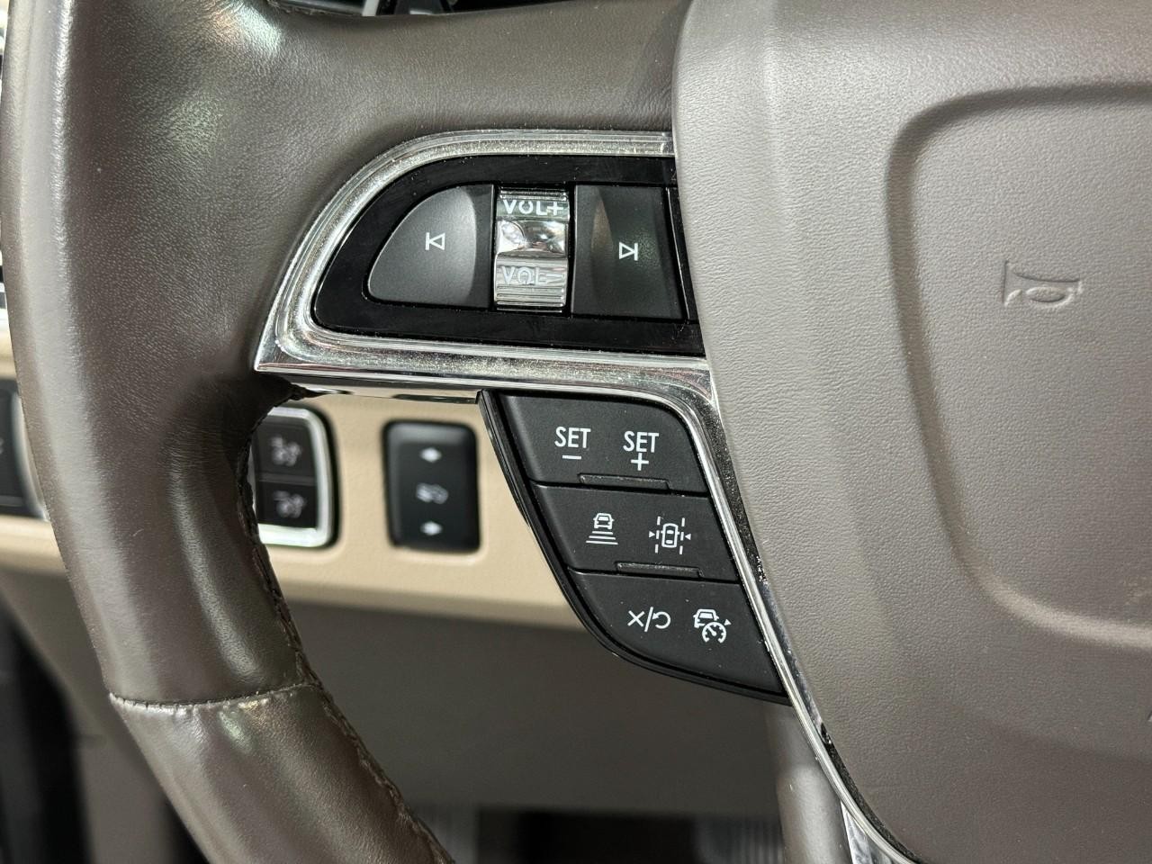 Lincoln Navigator L Vehicle Full-screen Gallery Image 29