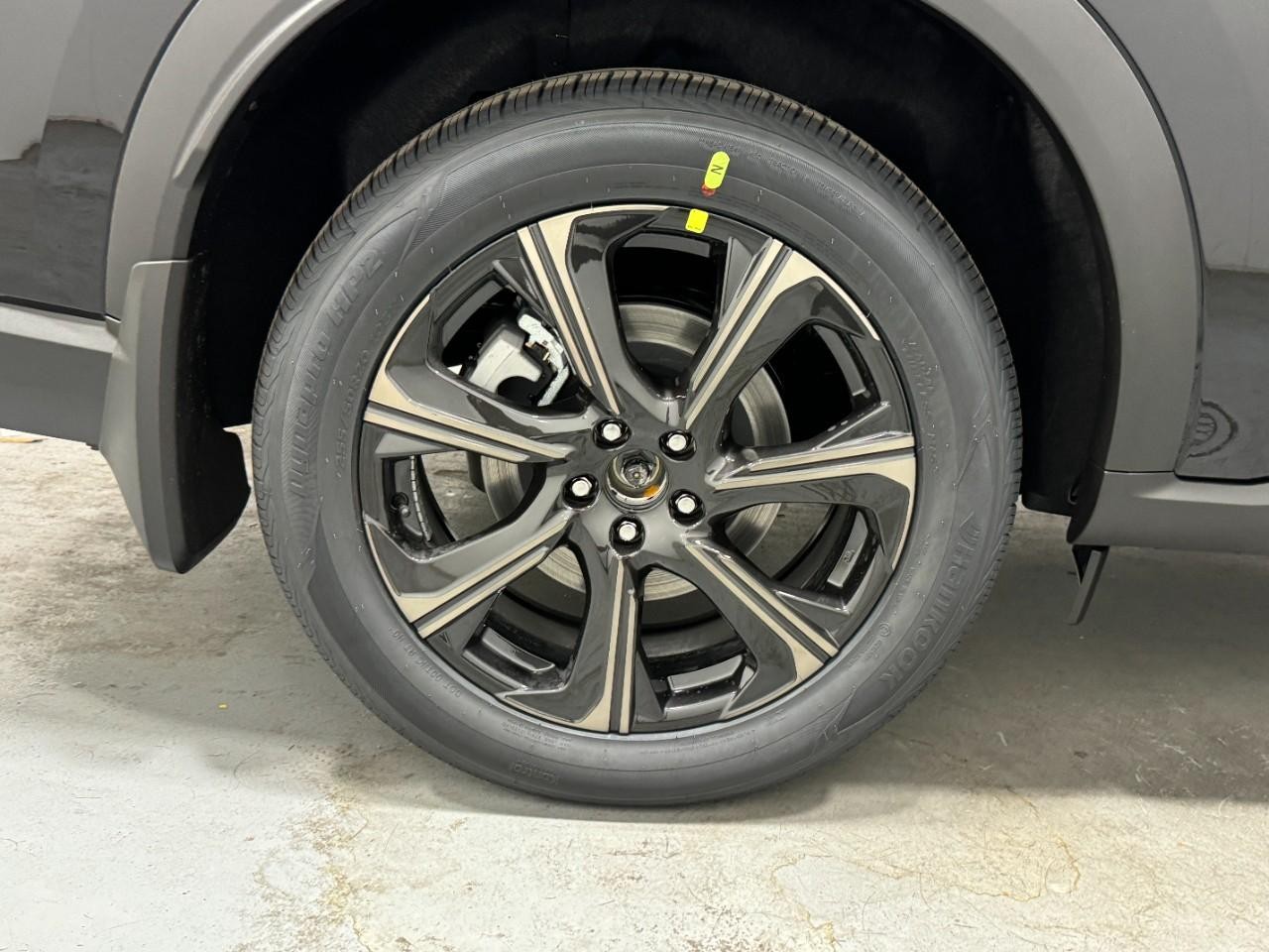 INFINITI QX60 Vehicle Full-screen Gallery Image 5