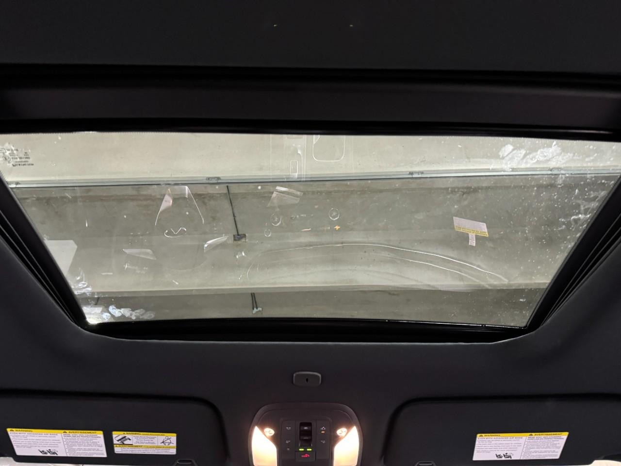 INFINITI QX60 Vehicle Full-screen Gallery Image 14